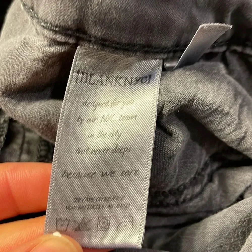 Blanknyc dark gray cargo woman’s jeans